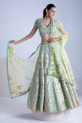 The-Ultimate-Guide-to-Choosing-the-Perfect-Lehenga-for-Your-Big-Day Mokshaa