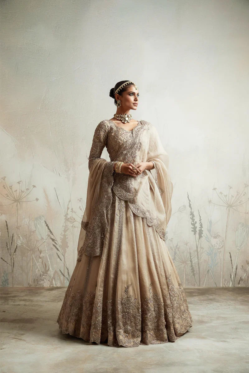 Outfit Planning for Brides Who Don’t Want Red