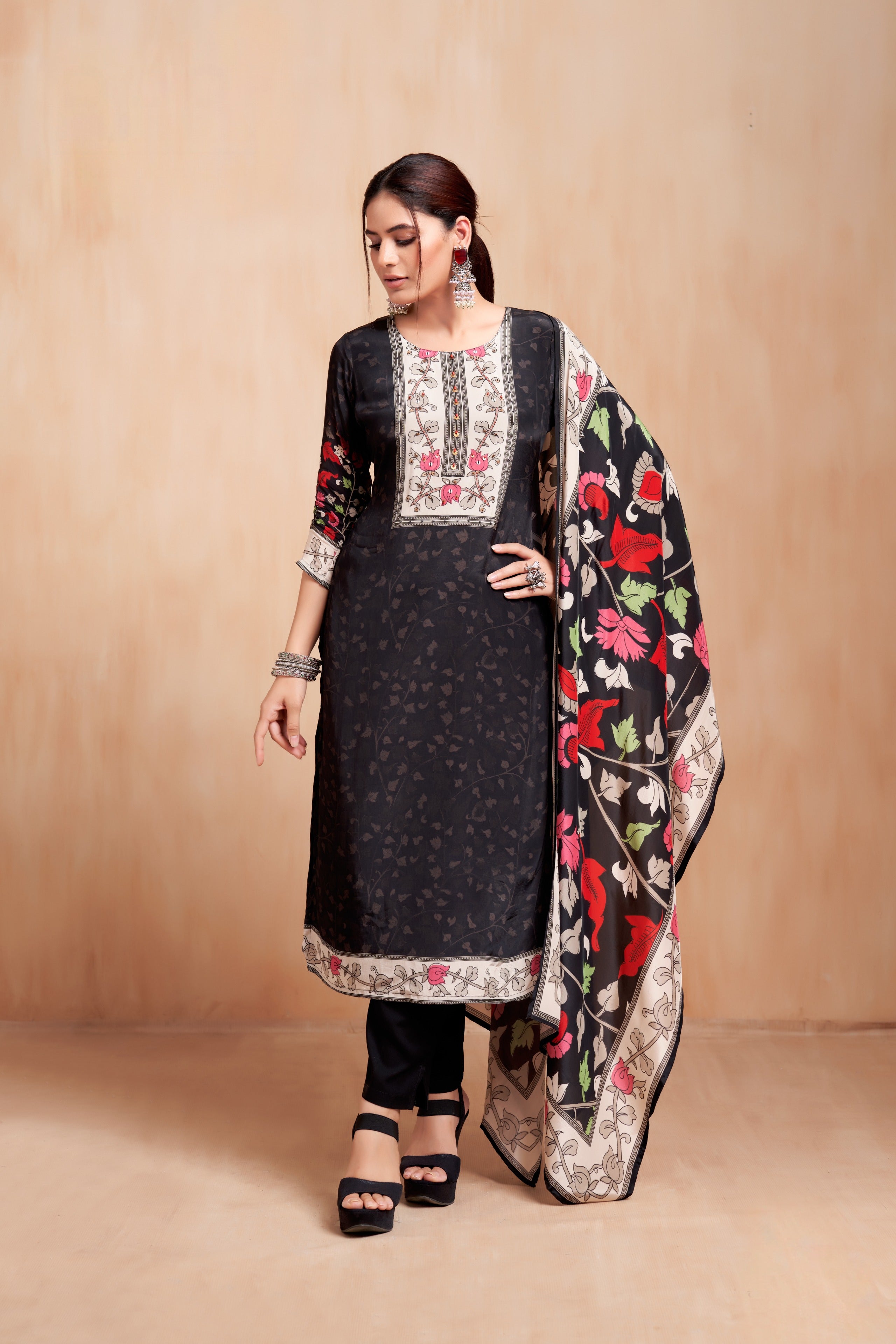 Black Crepe Kurta Set with Floral Printed Dupatta