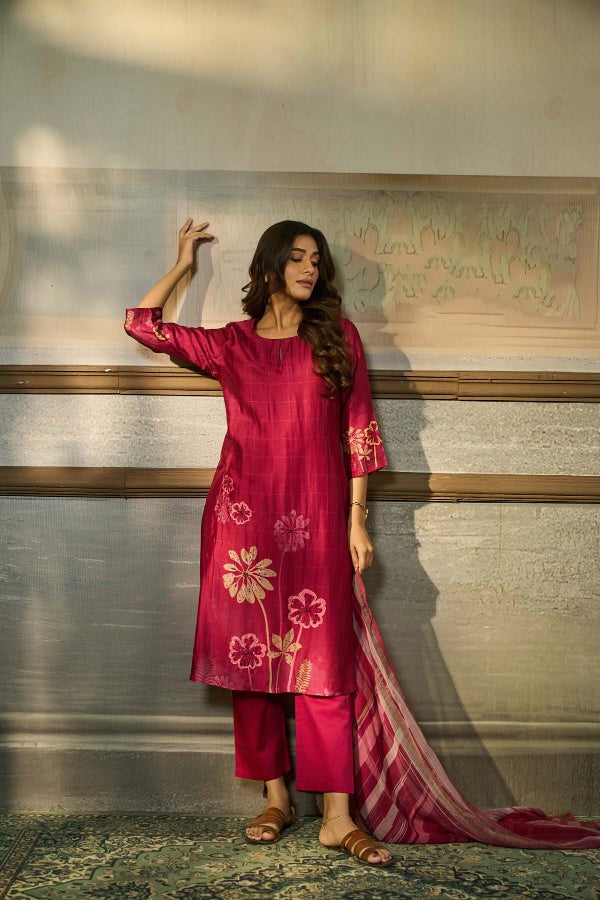 Magenta Silk Printed Kurta Set with Gold Highlights