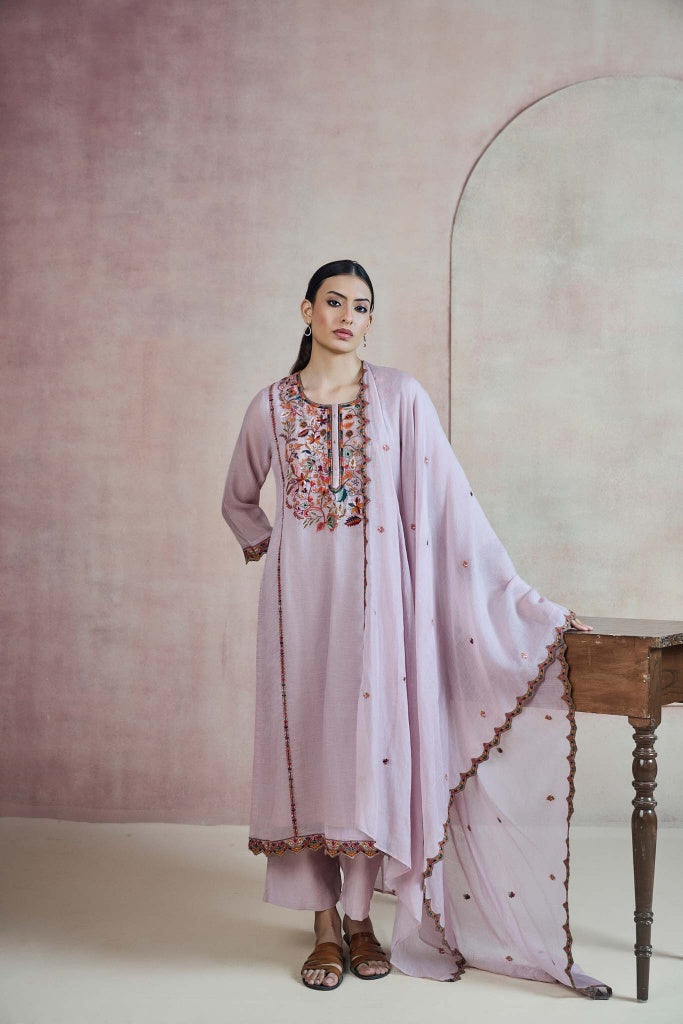 Lilac Mul Chanderi Kurta Set with Floral Thread Embroidery