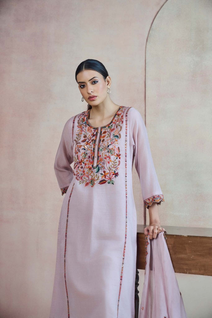 Lilac Mul Chanderi Kurta Set with Floral Thread Embroidery
