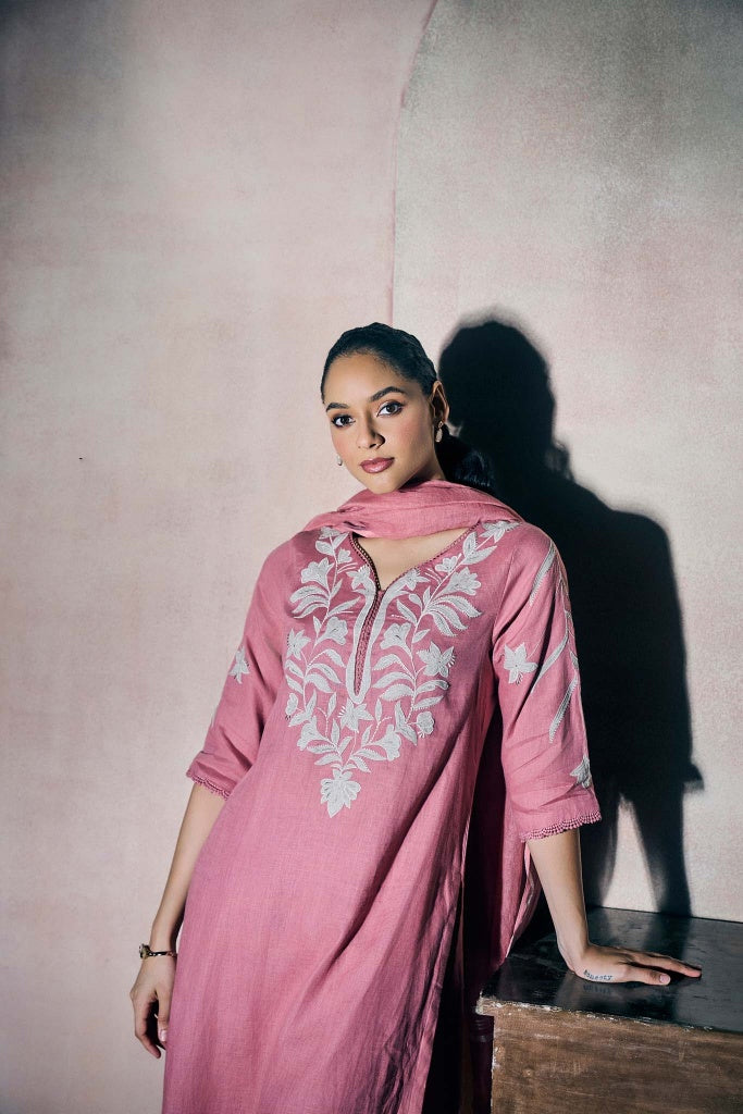 Dusty Rose Linen Kurta Set with Thread Embroidery and Appliqué