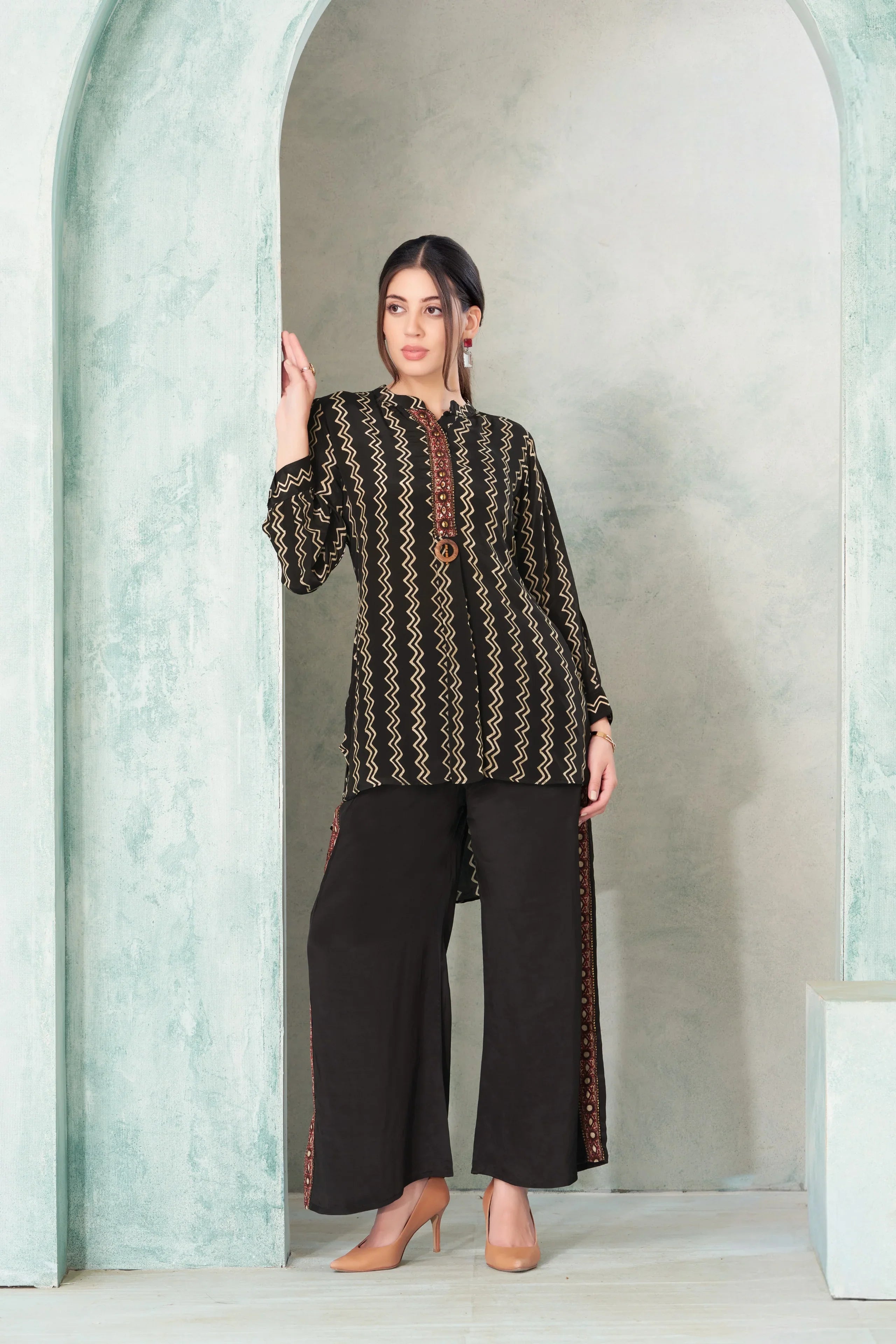 Black Chevron Printed Crepe Kurta Set with Border-Detail Dupatta | Mokshaa