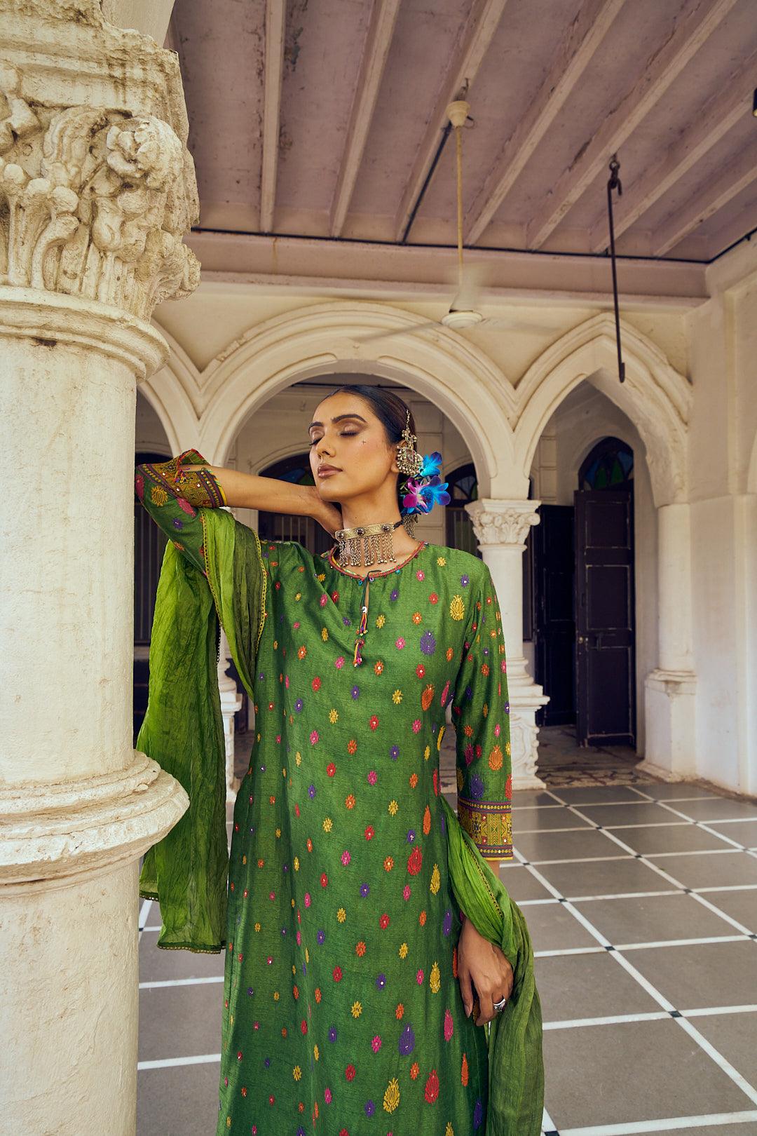 Emerald Green Slub Silk Embroidered Kurta Set - Mokshaa