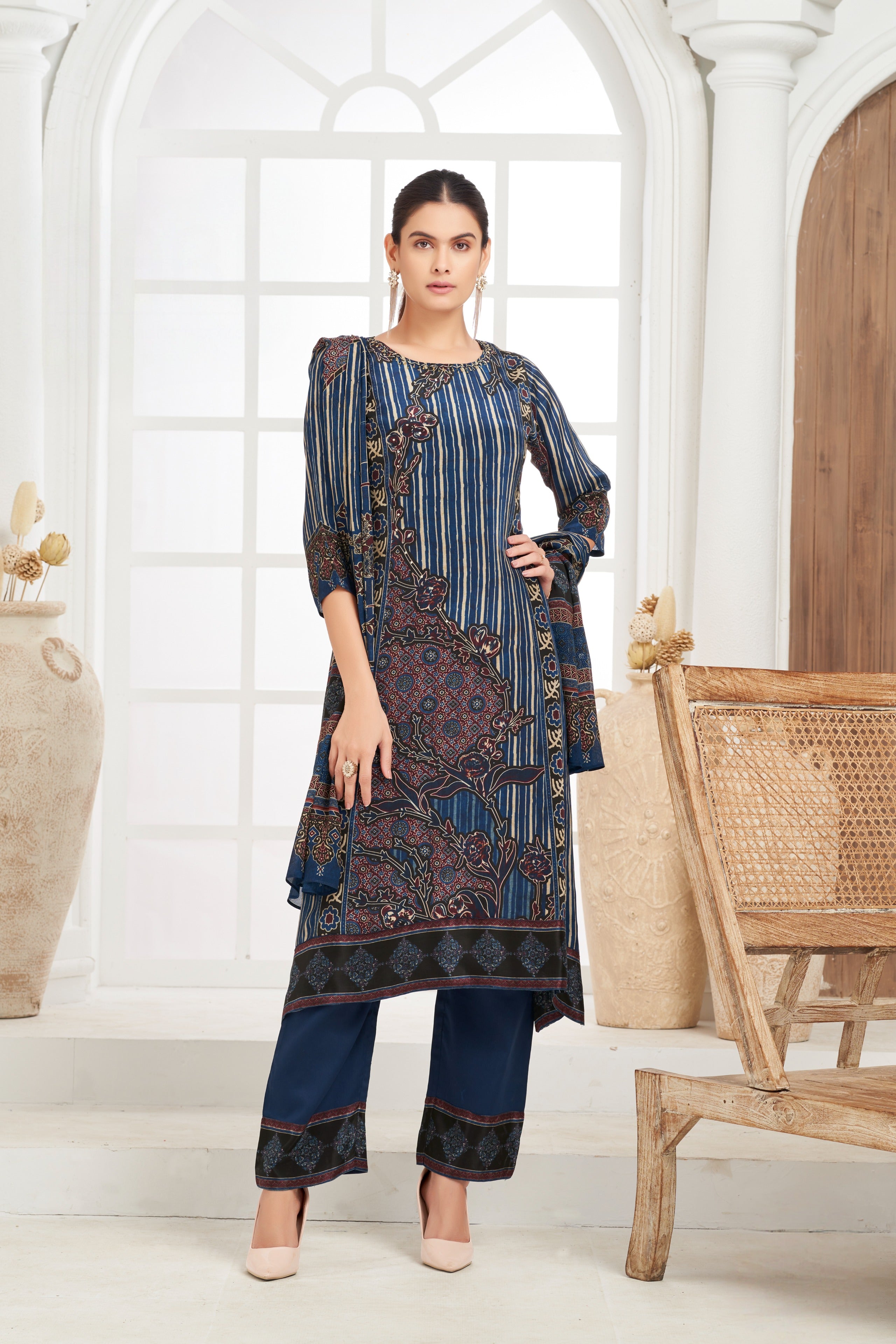 Indigo Crepe Kurta Set with Mughal Motif Dupatta