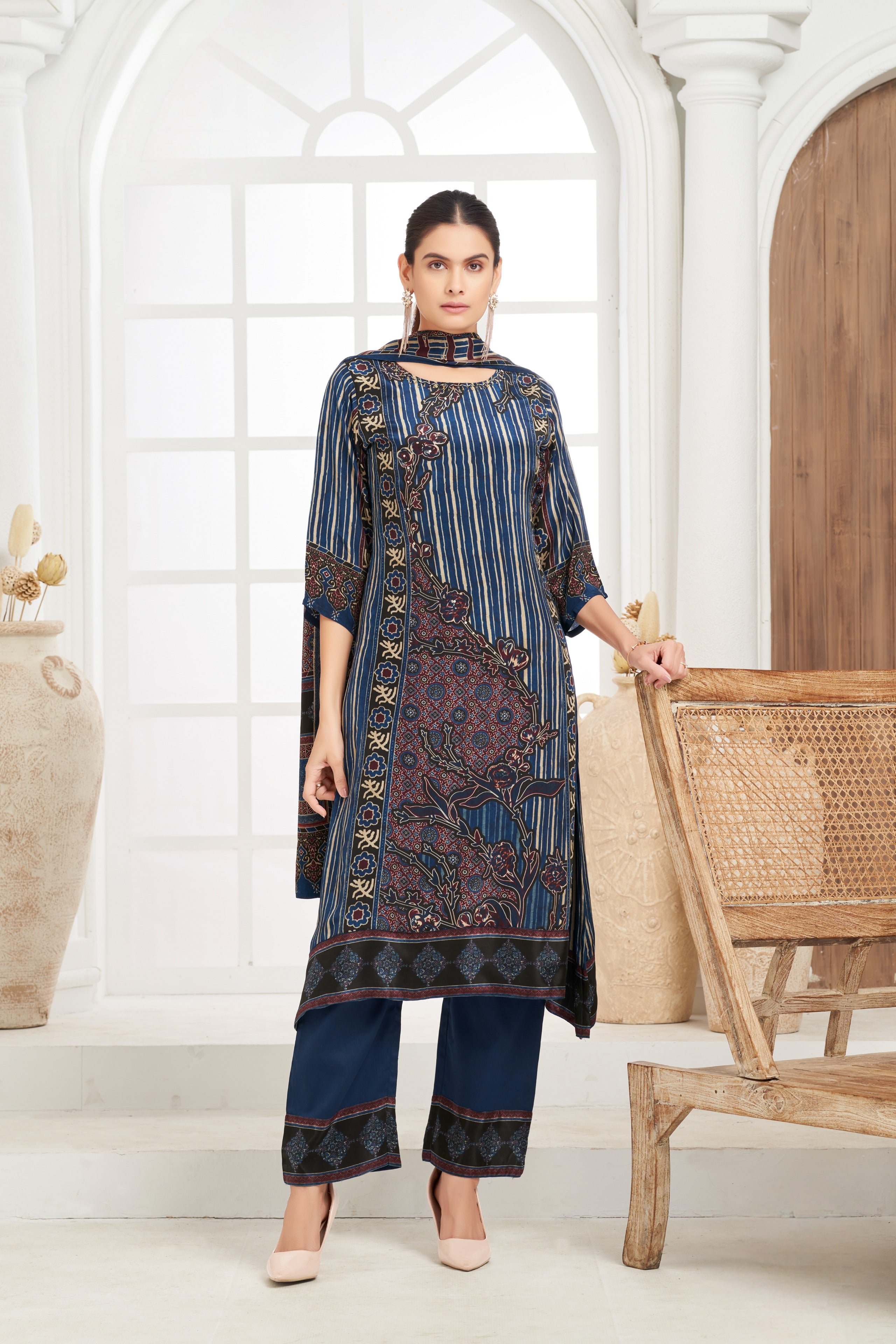 Indigo Crepe Kurta Set with Mughal Motif Dupatta