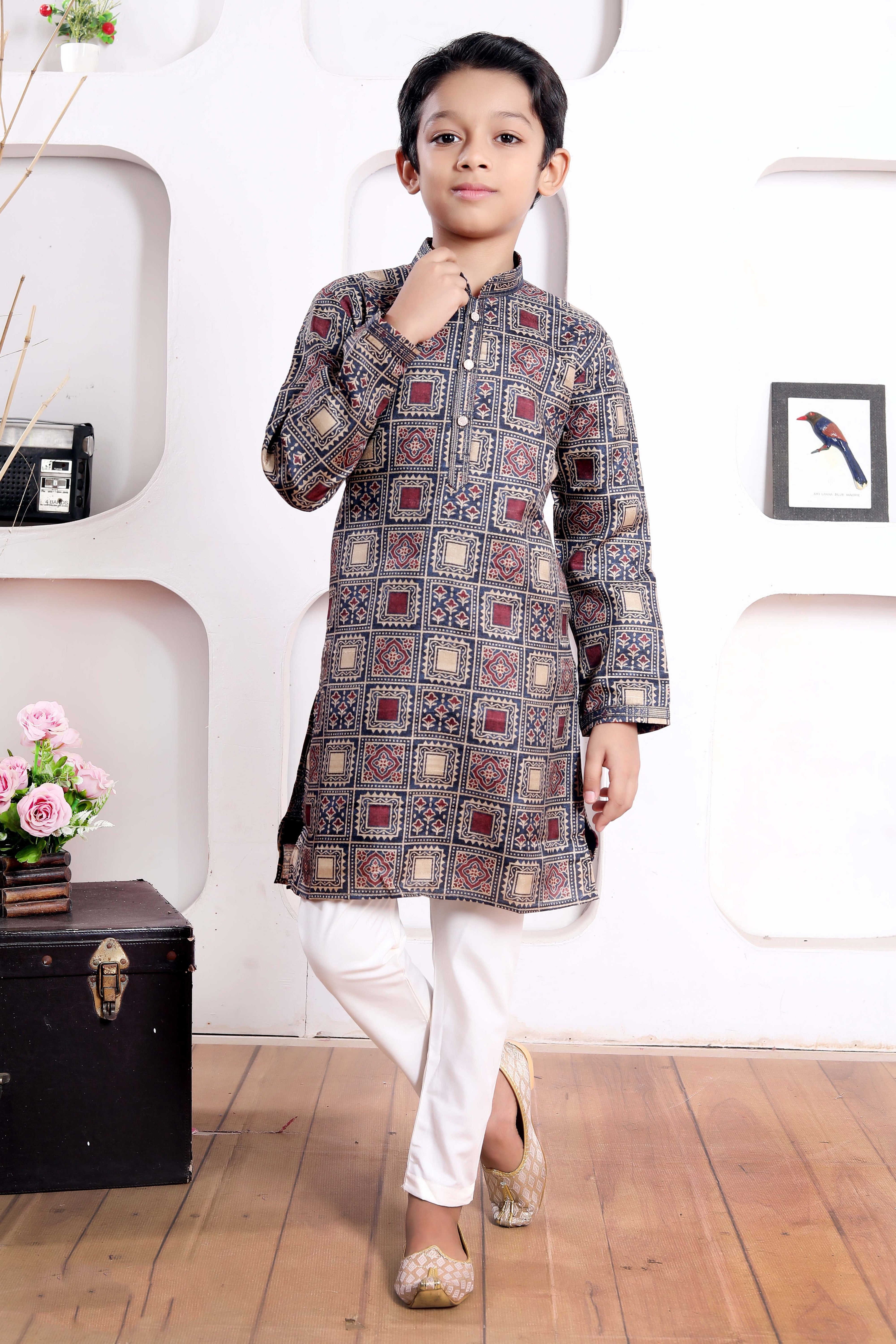 Boys Printed Black Kurta Pajama Set