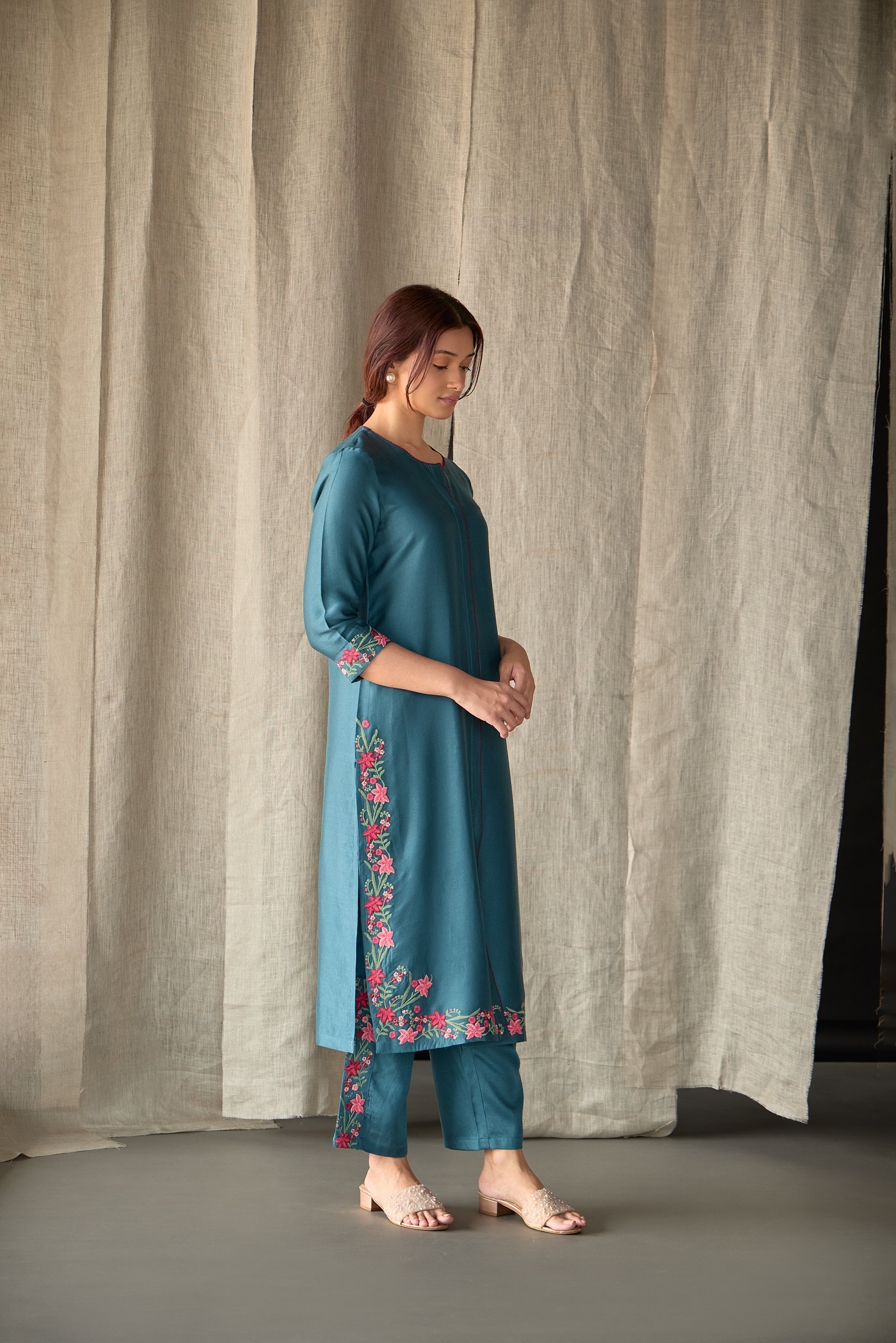 Teal Floral Ecovero Linen Kurta Set - Mokshaa