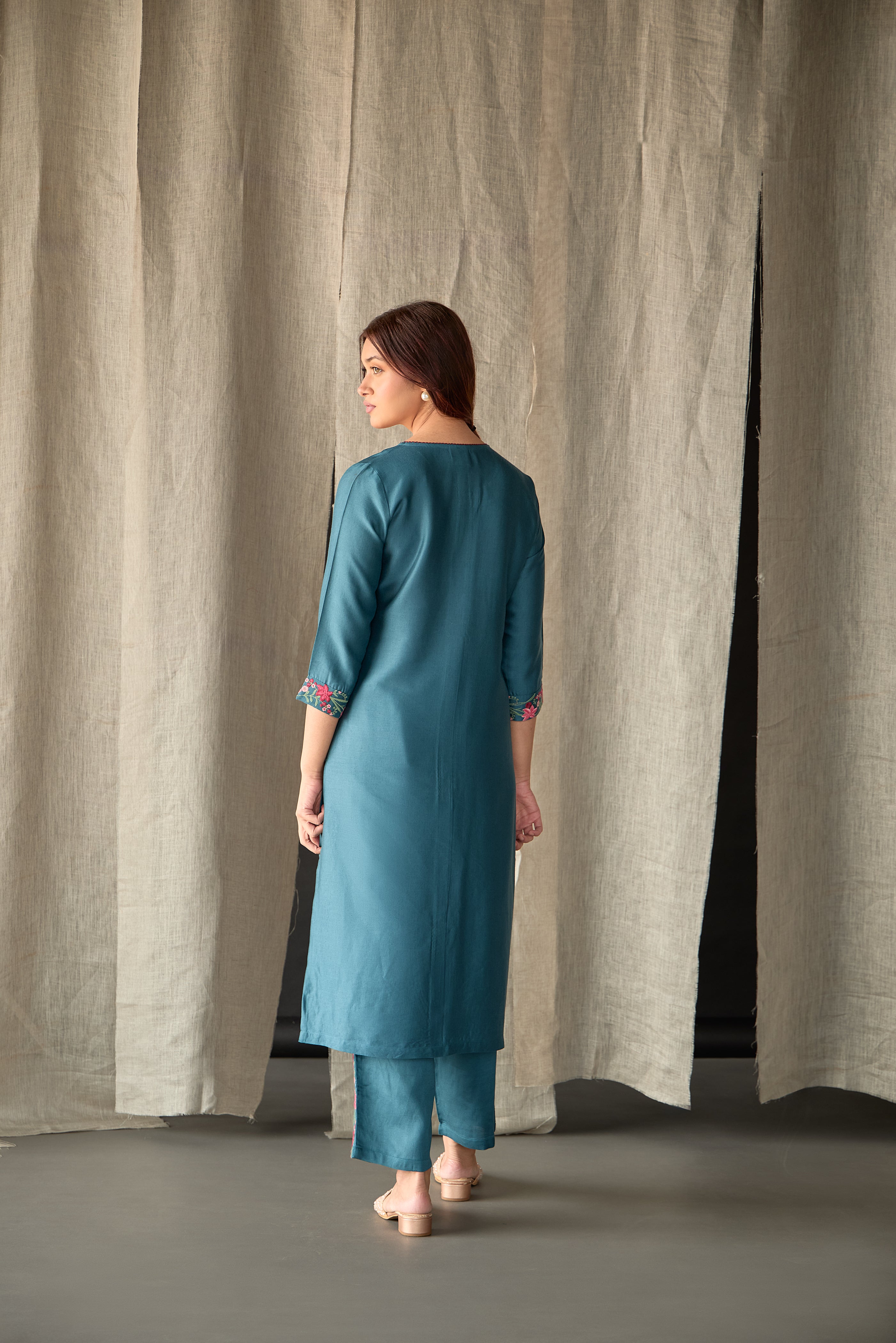 Teal Floral Ecovero Linen Kurta Set - Mokshaa