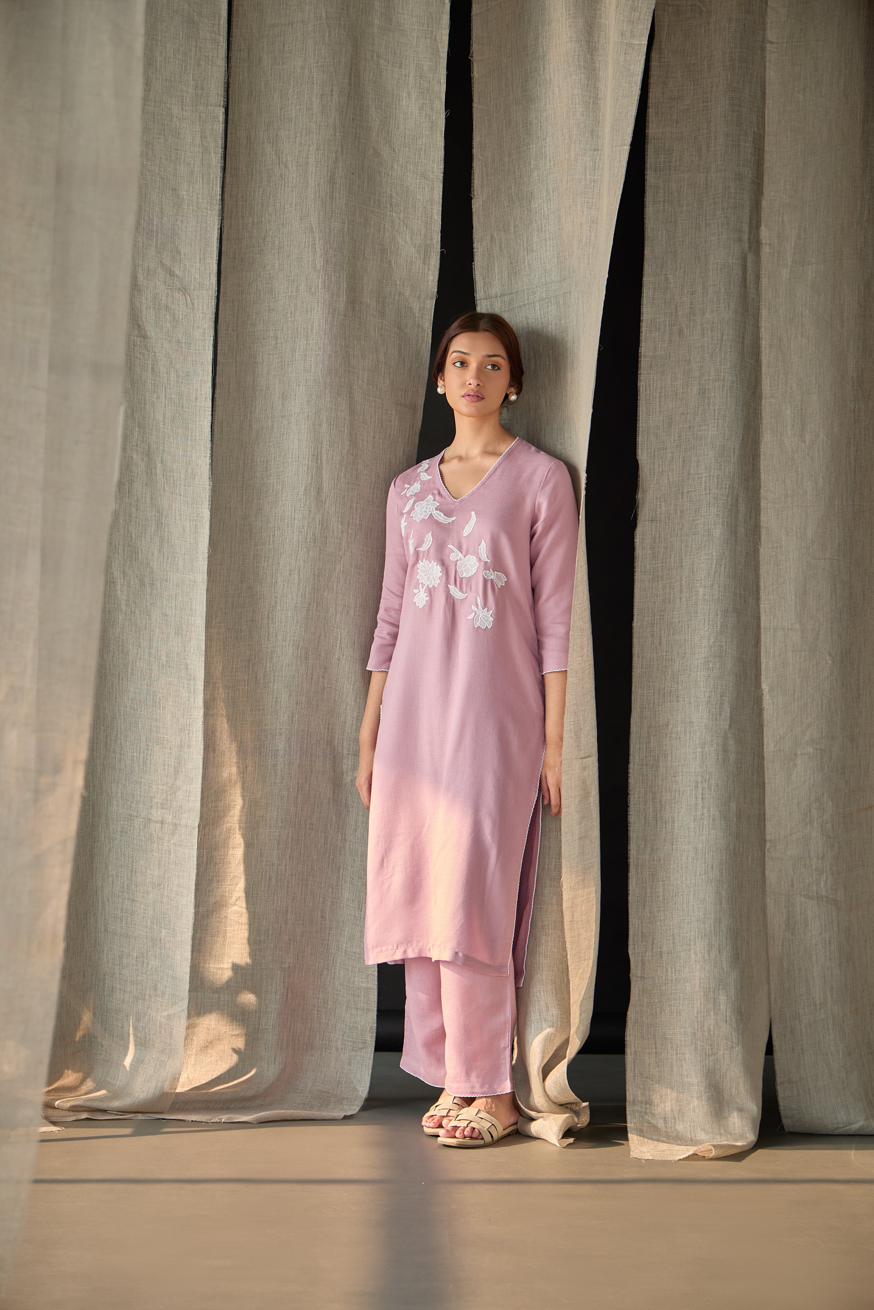 Blossom Pink Applique Linen Kurta Set - Mokshaa