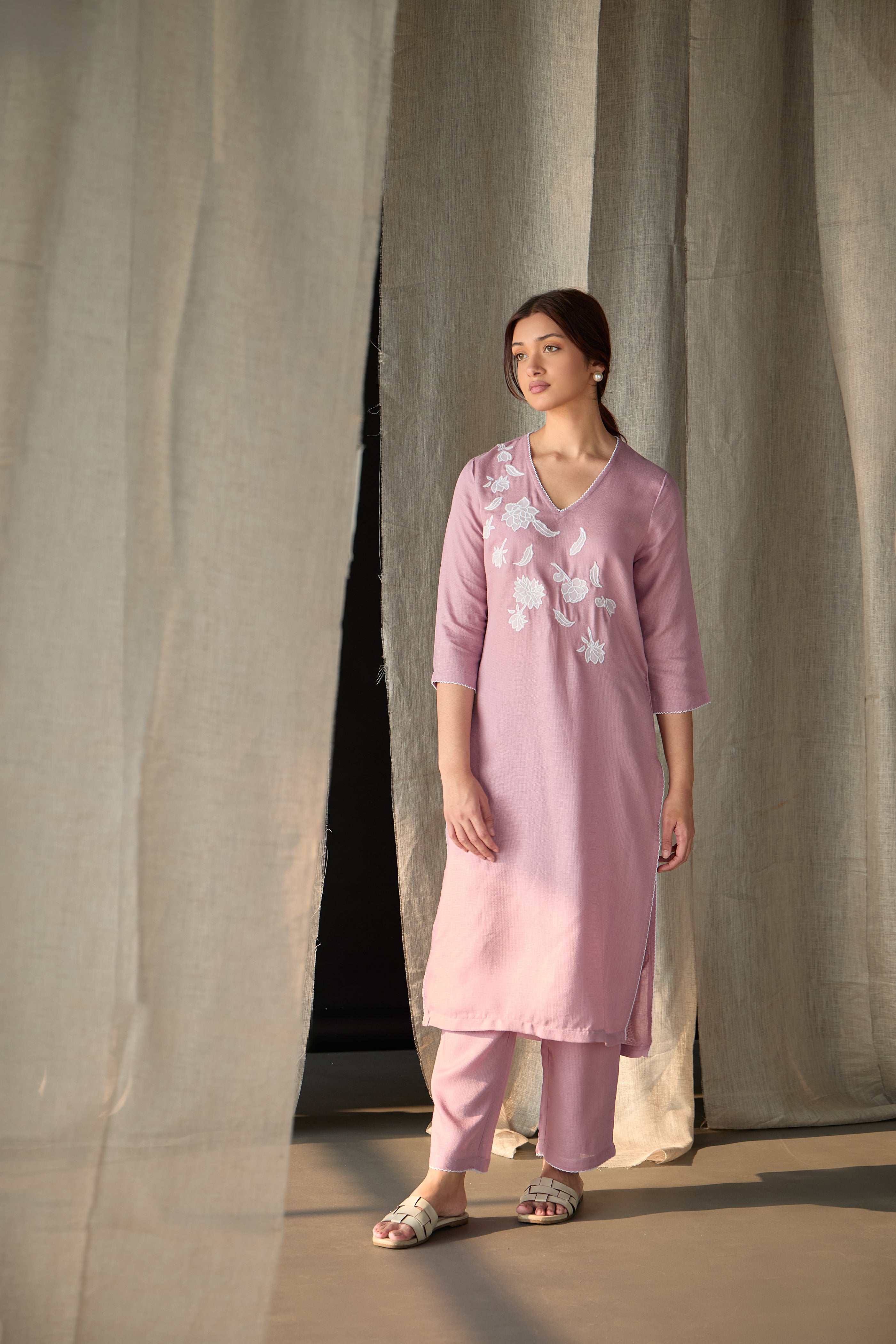Blossom Pink Applique Linen Kurta Set - Mokshaa