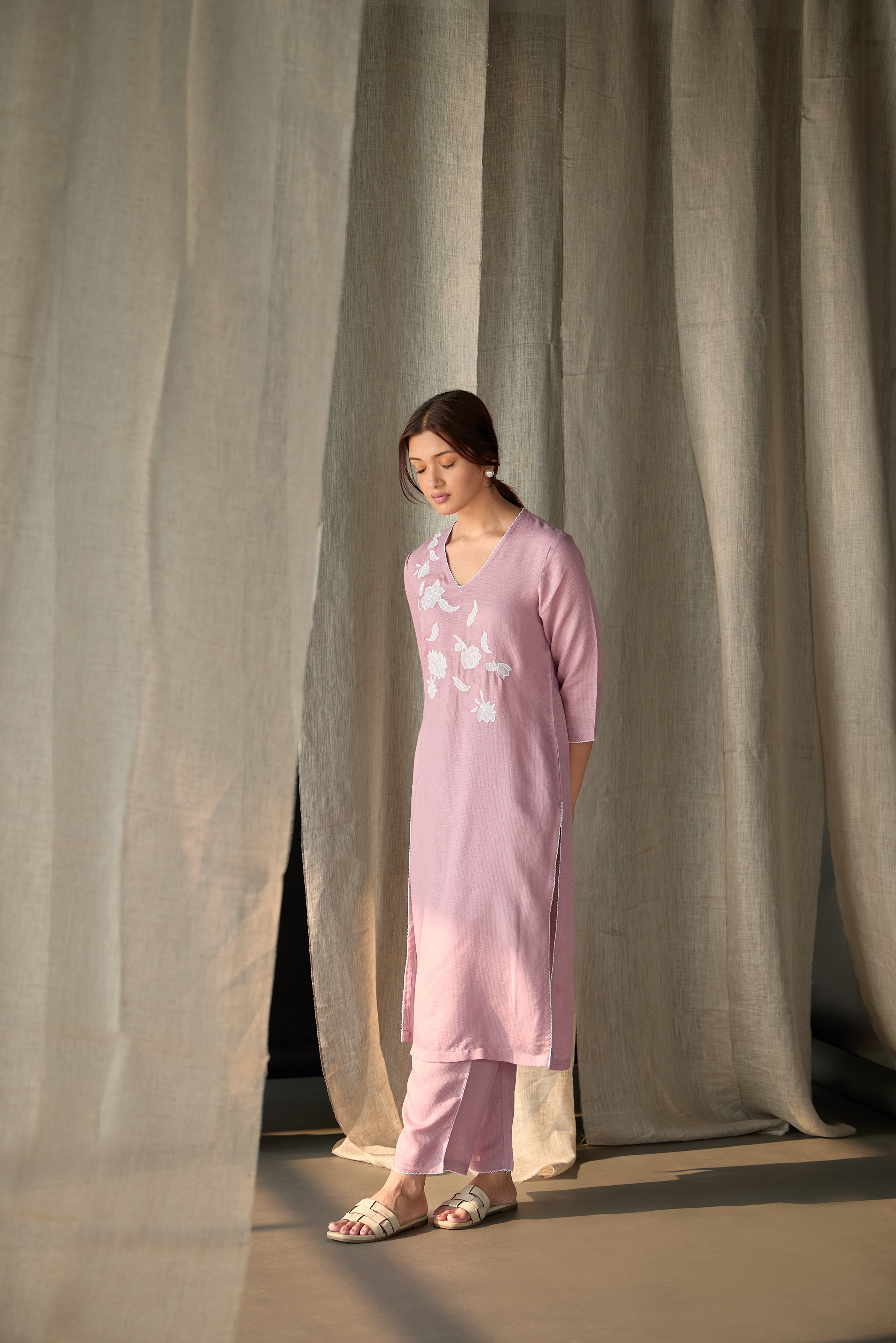 Blossom Pink Applique Linen Kurta Set - Mokshaa