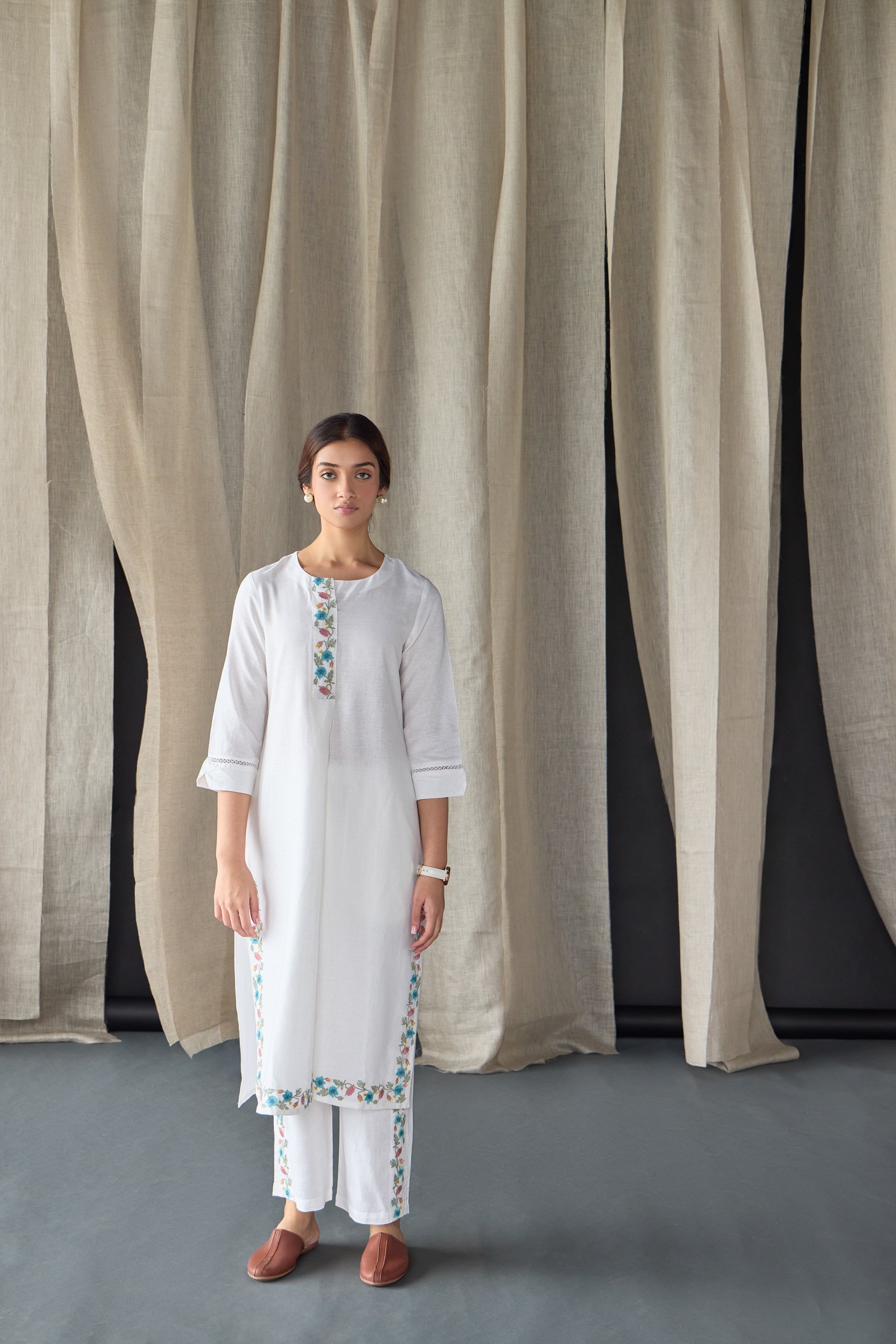 White Floral Embroidered Kurta Set - Mokshaa