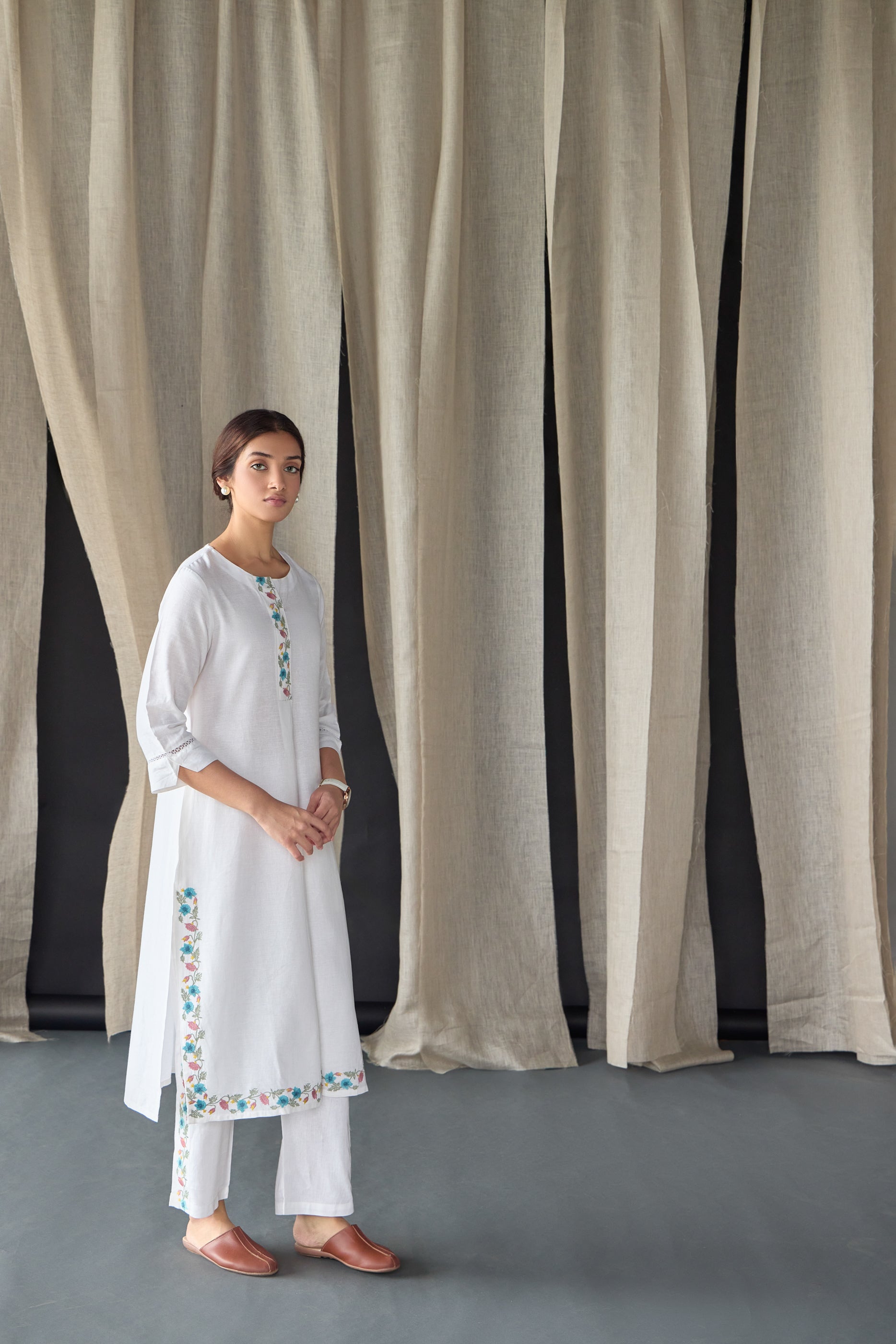 White Floral Embroidered Kurta Set - Mokshaa