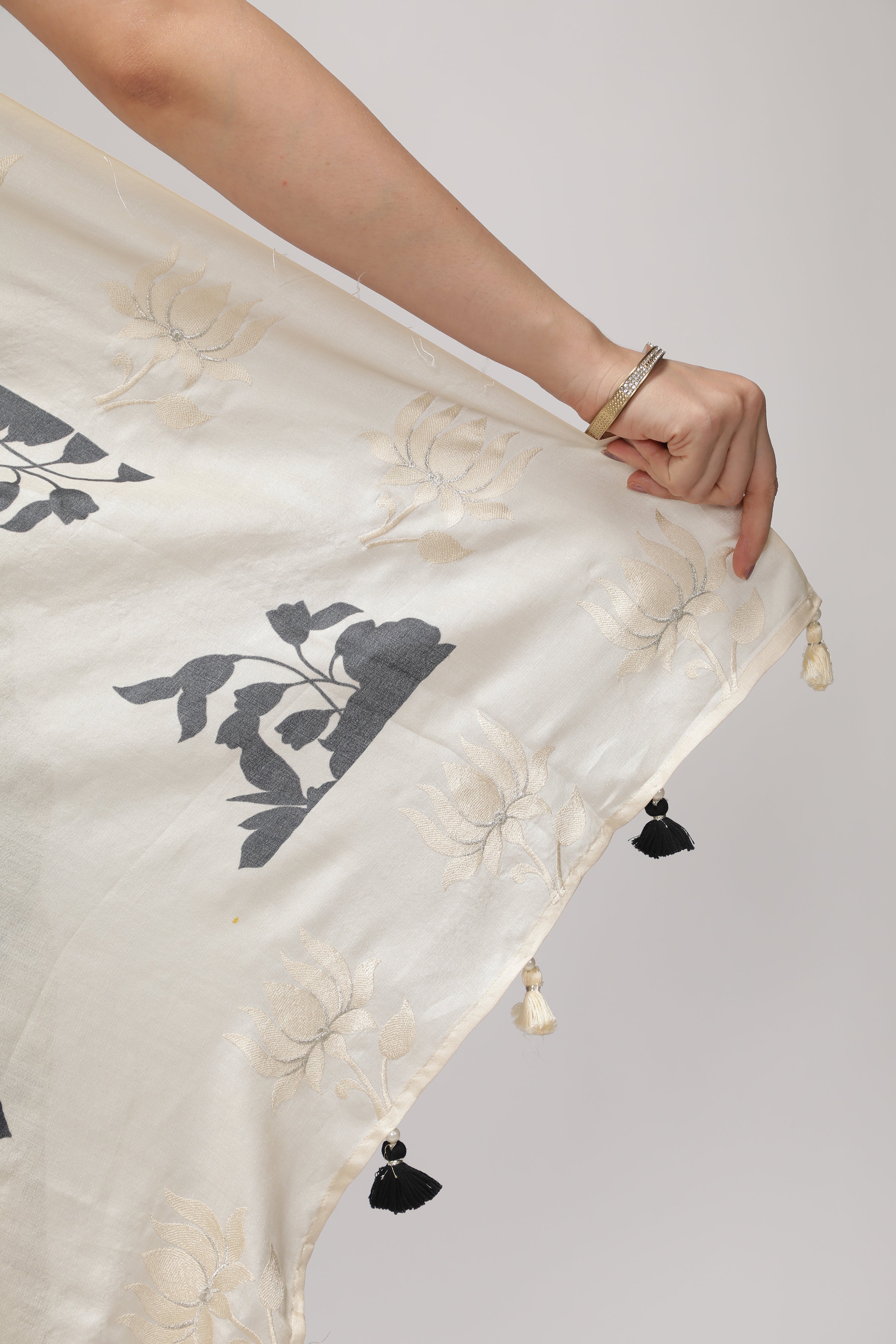 Off White Tussar Saree with All-Over Floral Print & Contrast White Thread Work Border