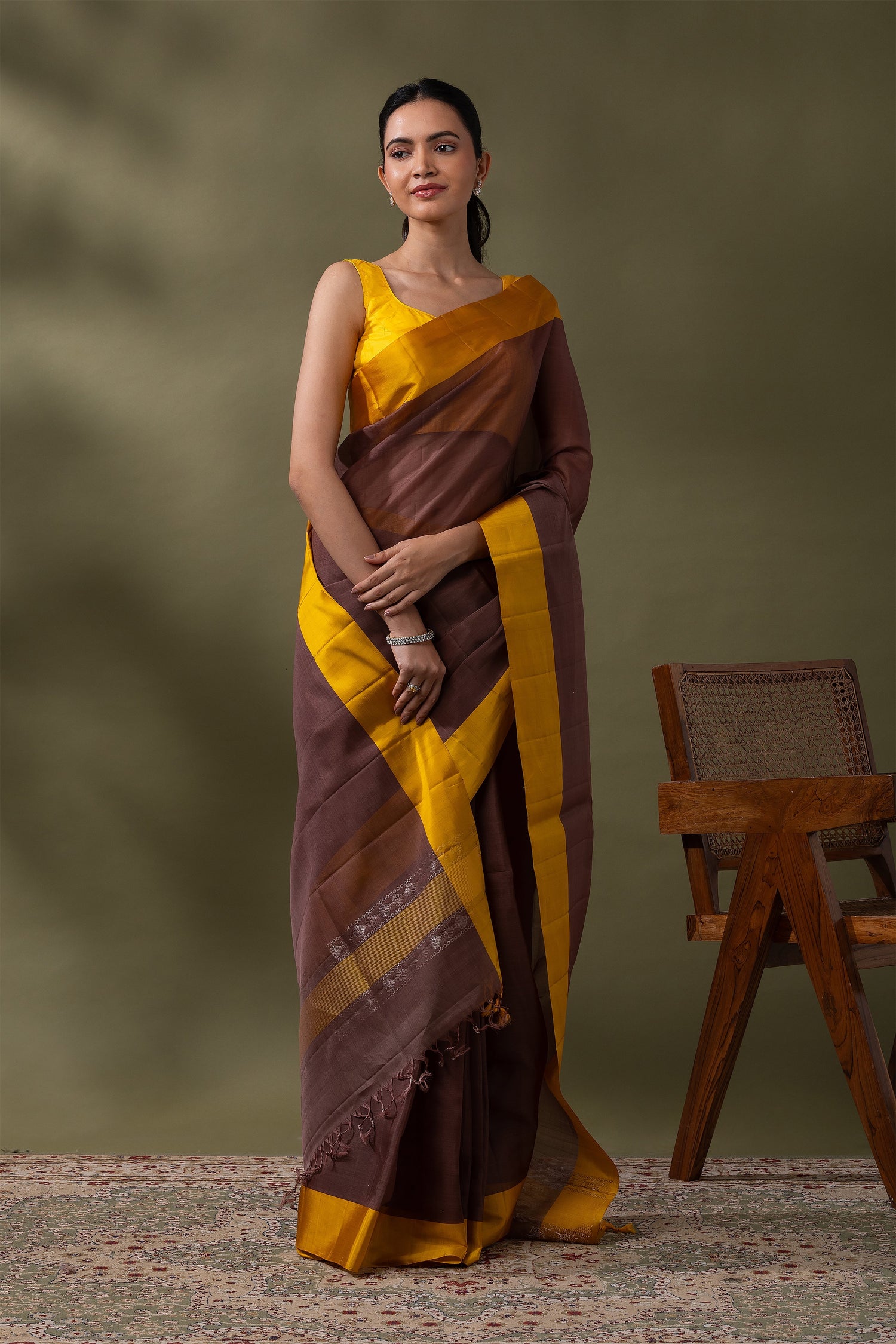 Why Mokshaa's Sarees Are a Global Favorite - Mokshaa