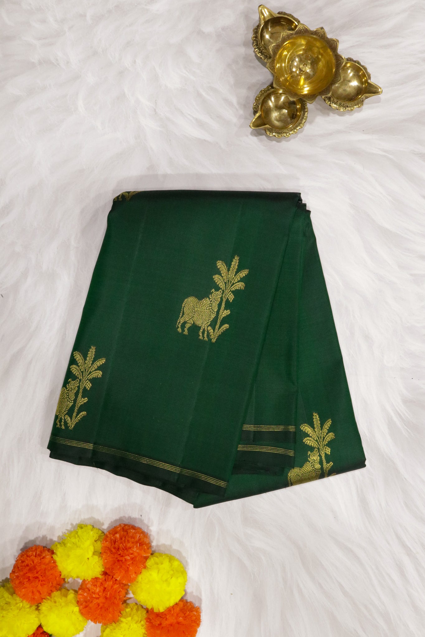 Bottle Green Kanchipuram Silk Saree with Zari Figure Motifs
