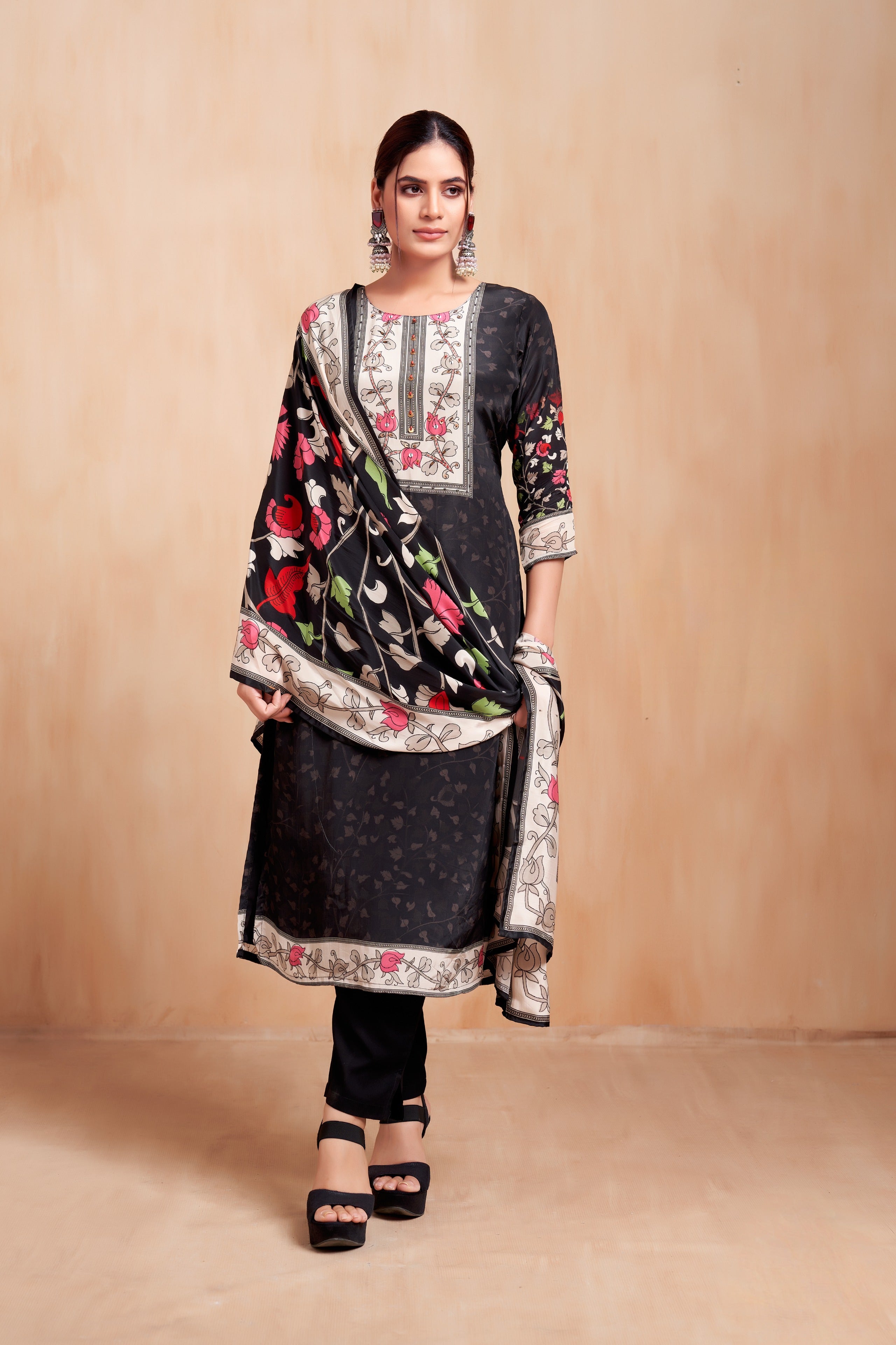 Black Crepe Kurta Set with Floral Printed Dupatta