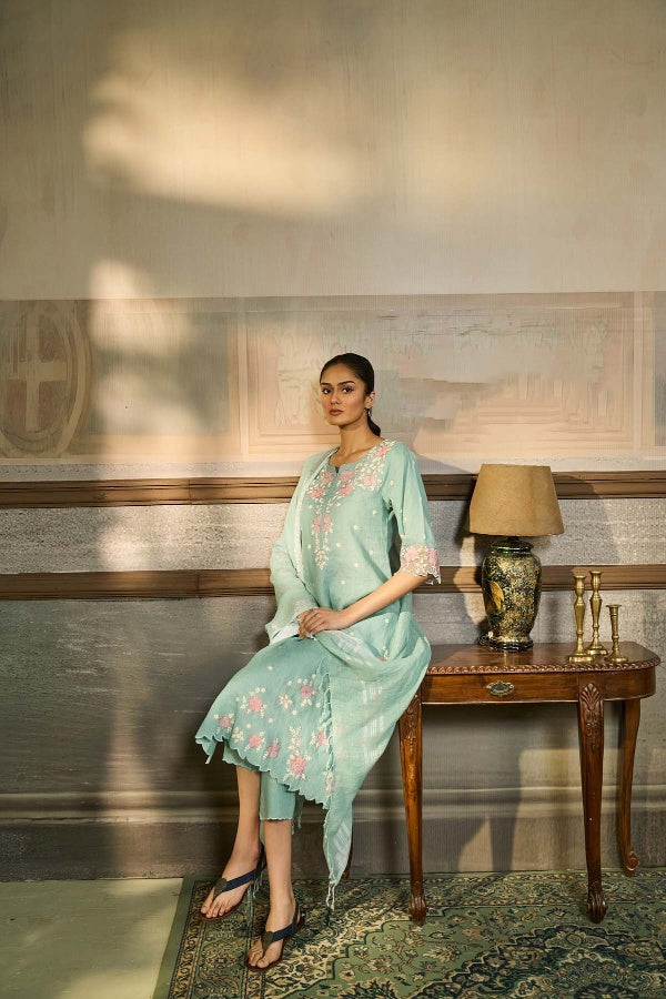 Powder Blue Linen Kurta Set with Floral Thread Embroidery