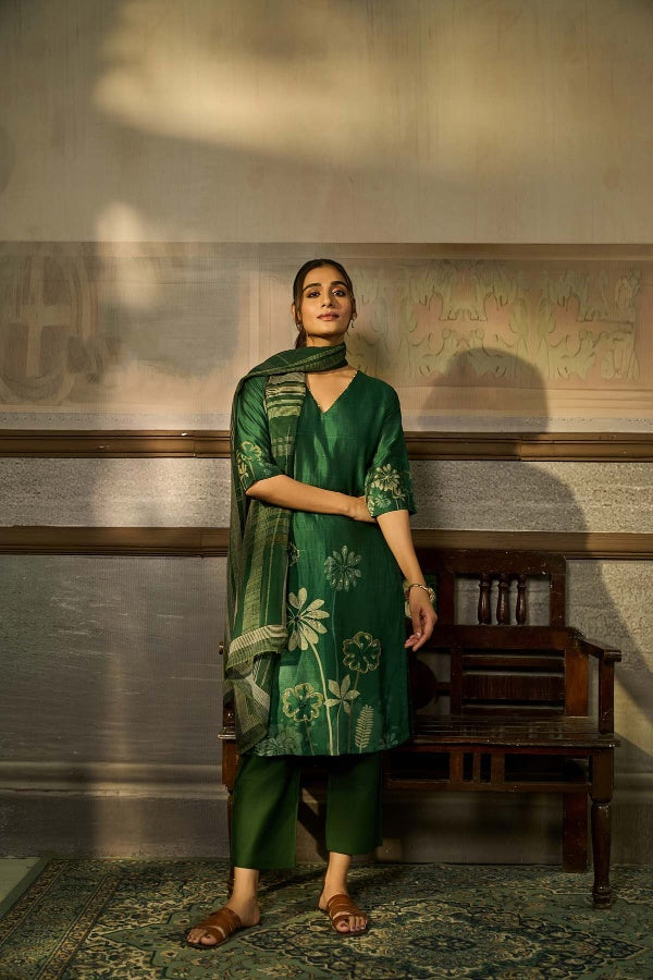 Emerald Green Silk Printed Kurta Set with Gold Highlights