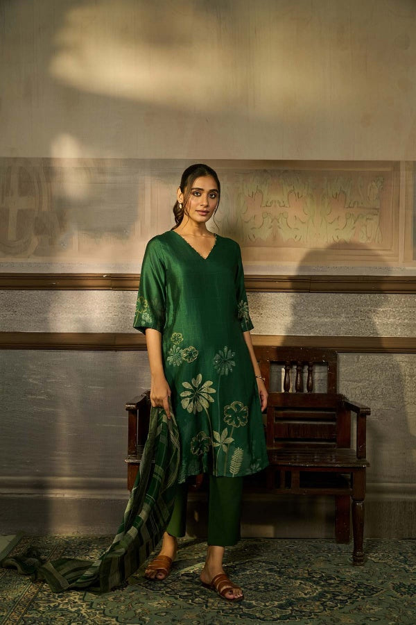 Emerald Green Silk Printed Kurta Set with Gold Highlights