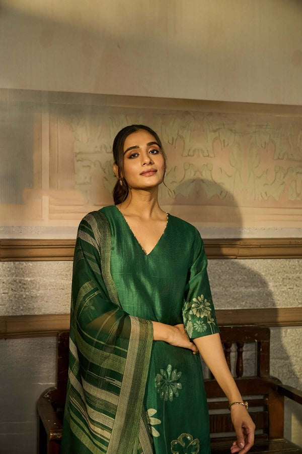 Emerald Green Silk Printed Kurta Set with Gold Highlights