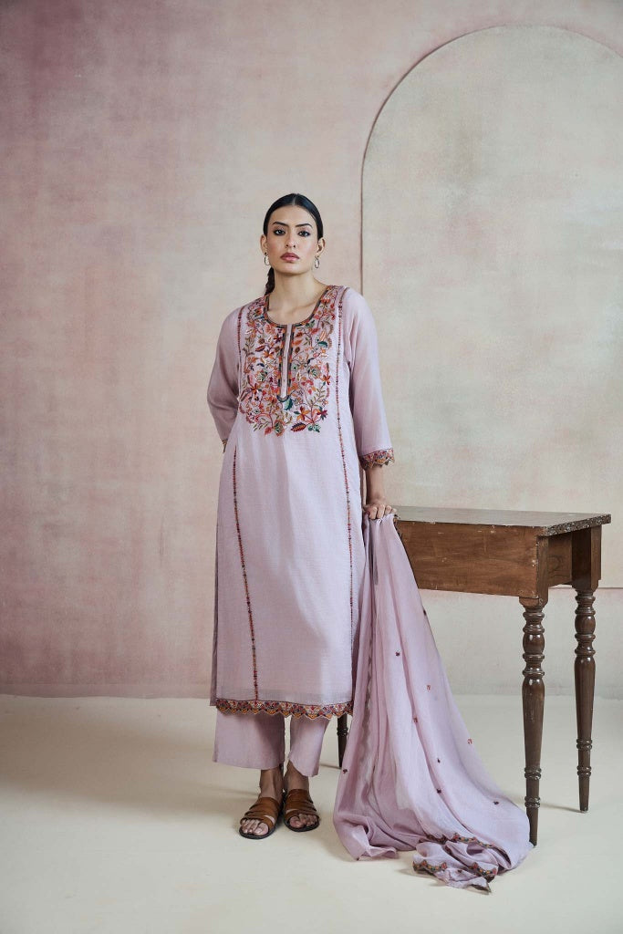 Lilac Mul Chanderi Kurta Set with Floral Thread Embroidery