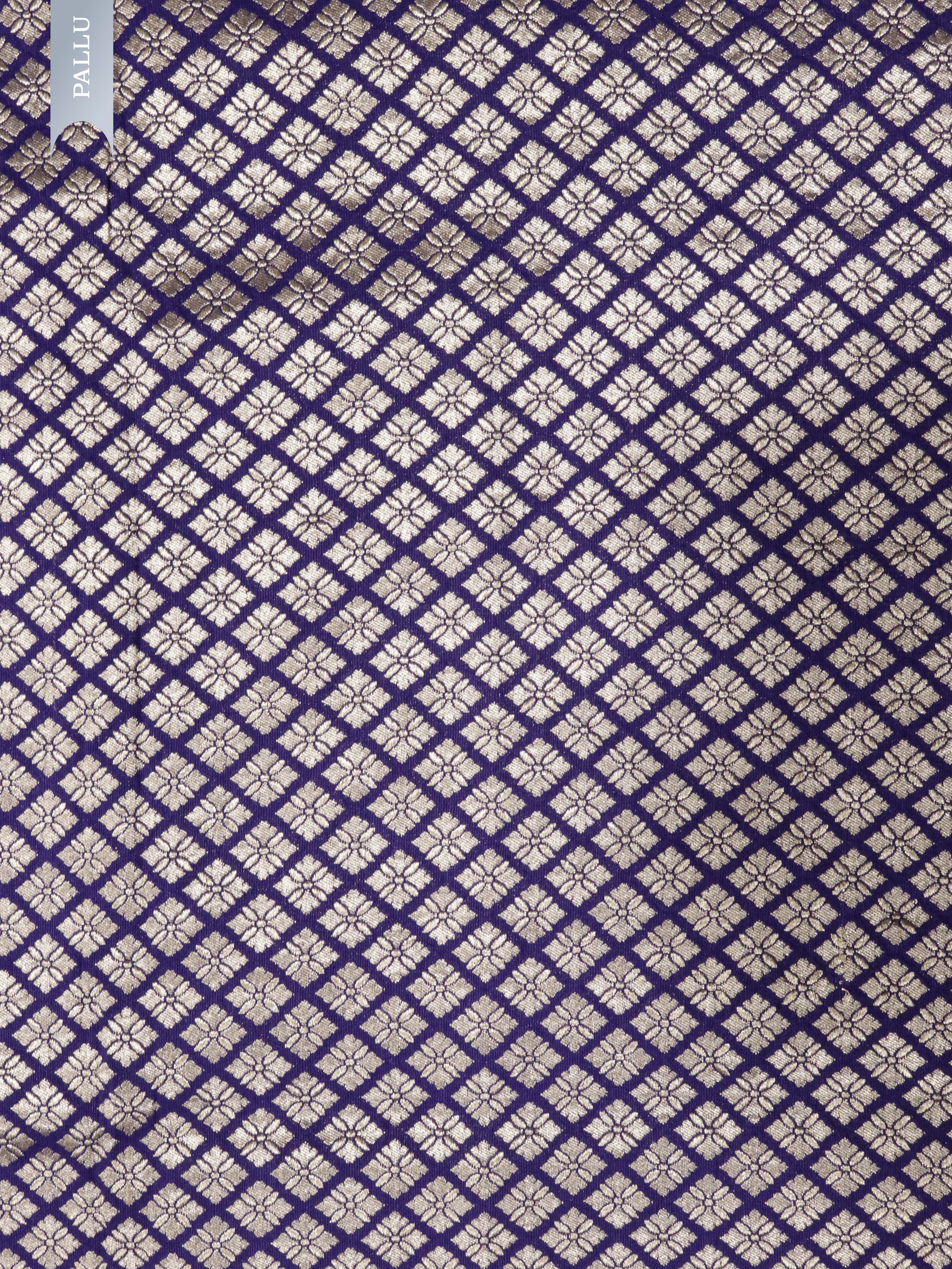 Purple Handloom Silk Saree with Silver Zari Circular Motifs