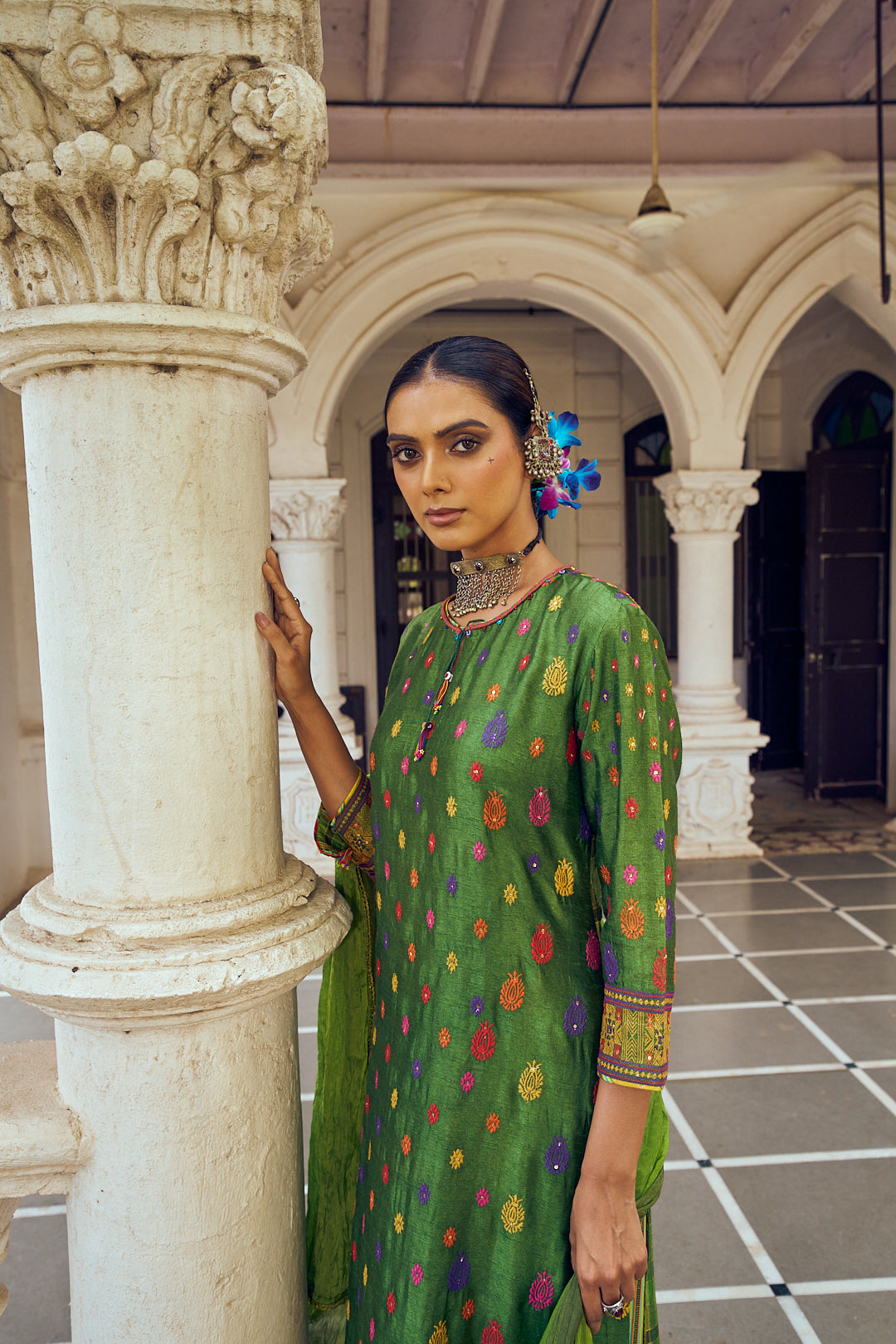 Emerald Green Slub Silk Embroidered Kurta Set - Mokshaa