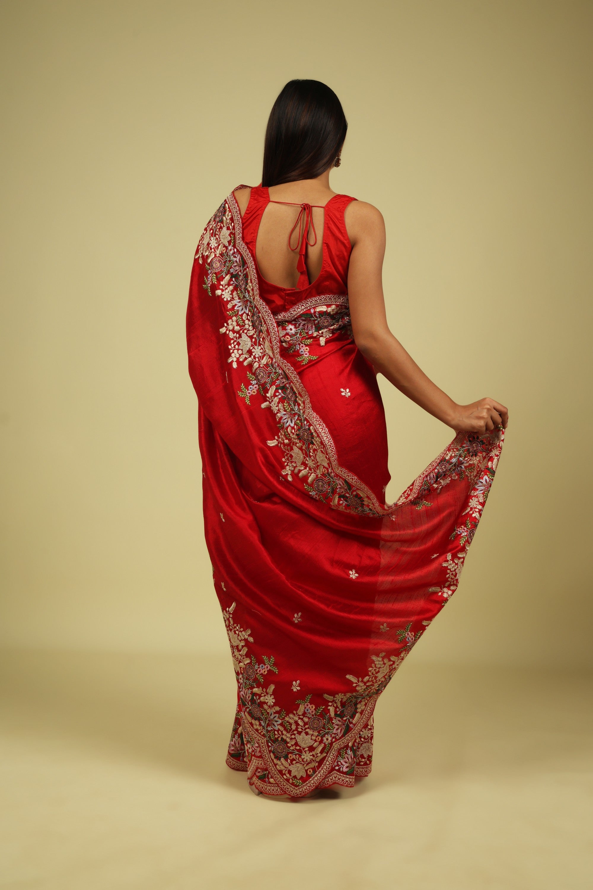 Red Handloom Tussar Saree with Thread Work Motifs & Multi-Thread Border