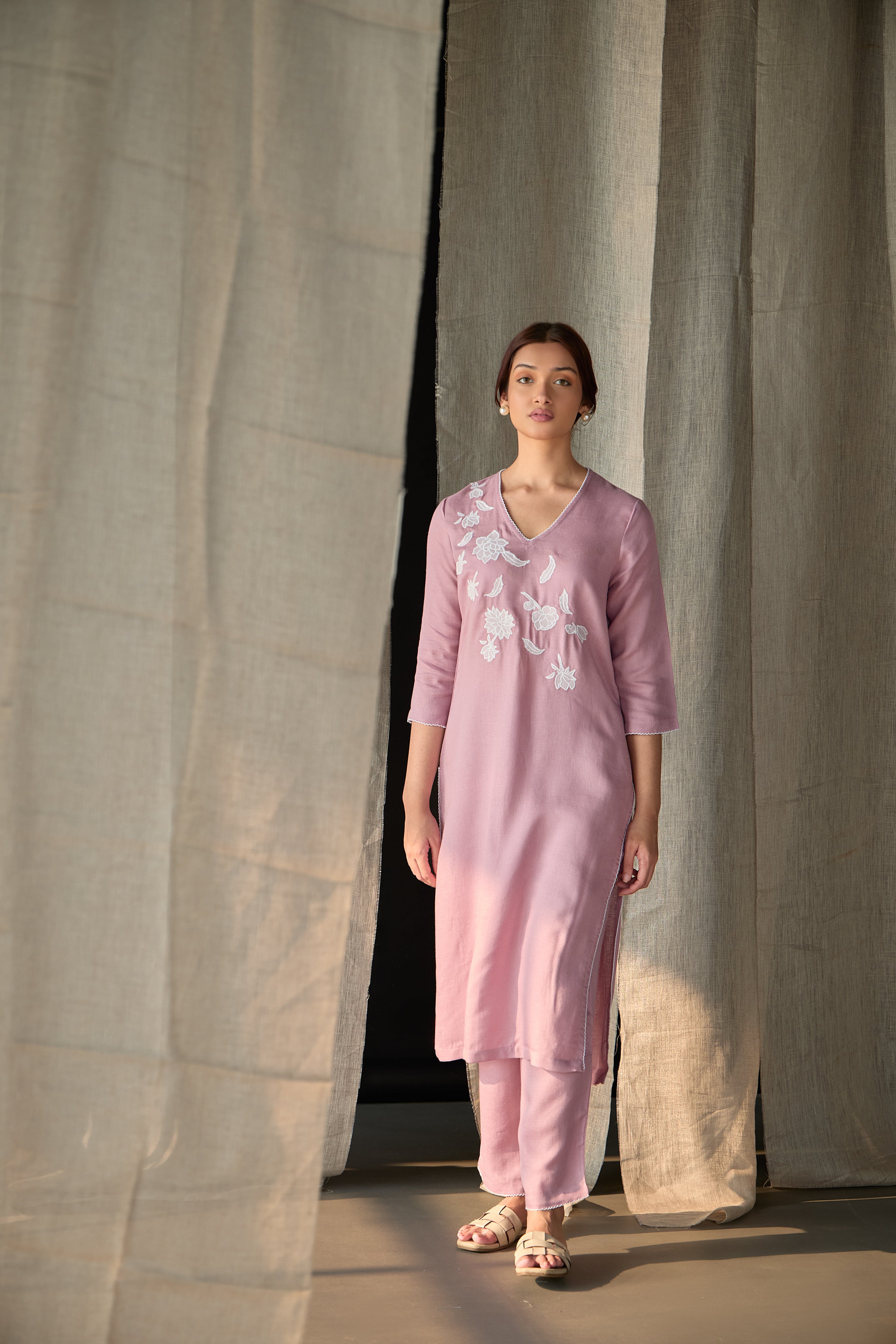 Blossom Pink Applique Linen Kurta Set - Mokshaa
