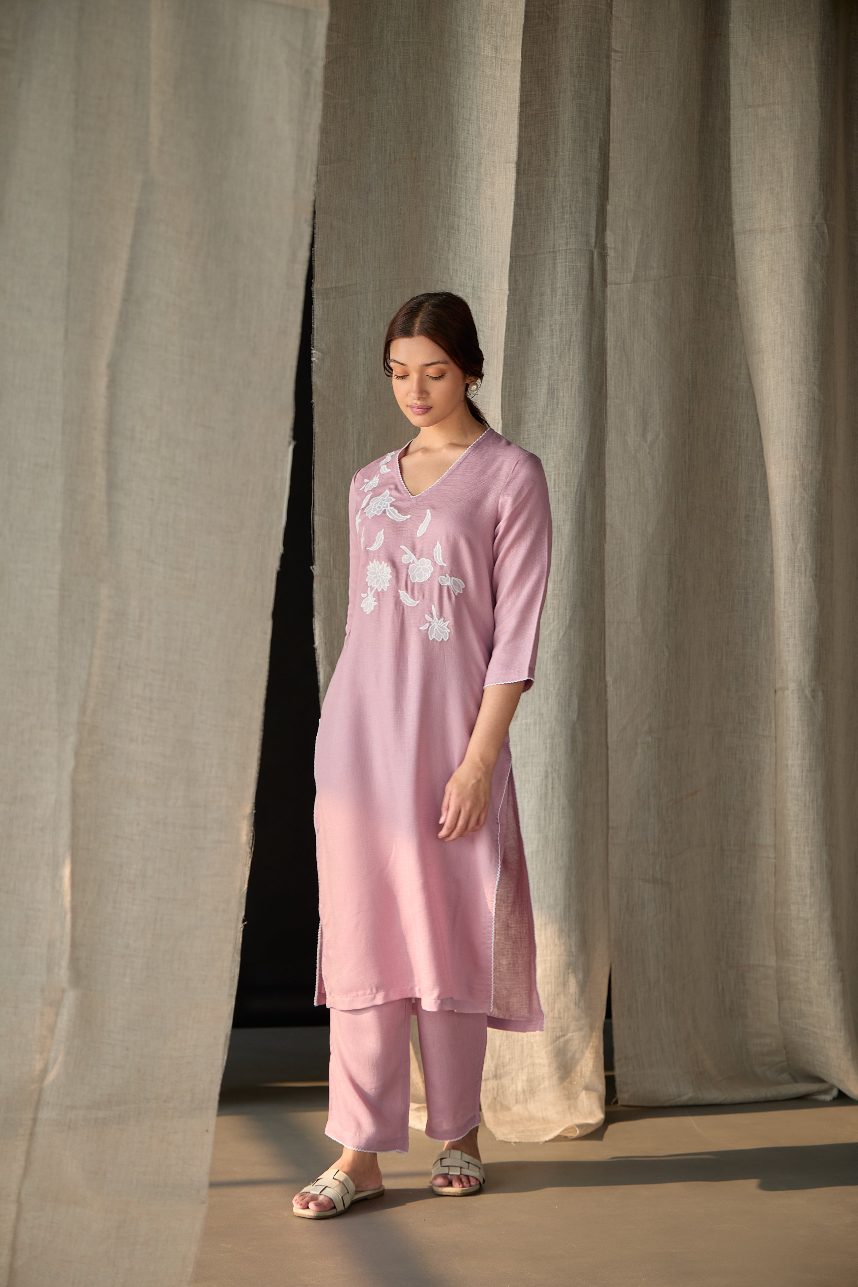 Blossom Pink Applique Linen Kurta Set - Mokshaa