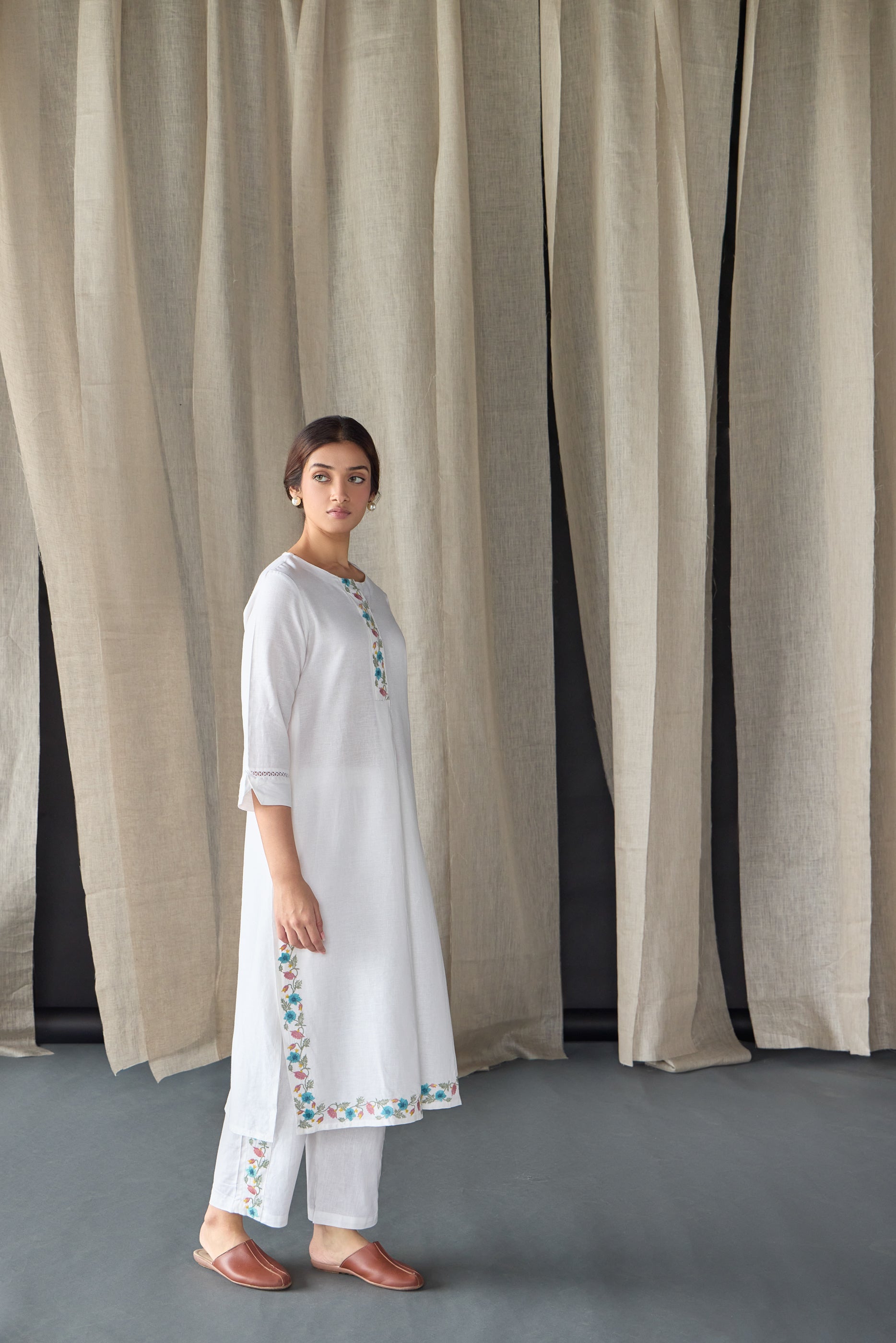 White Floral Embroidered Kurta Set - Mokshaa