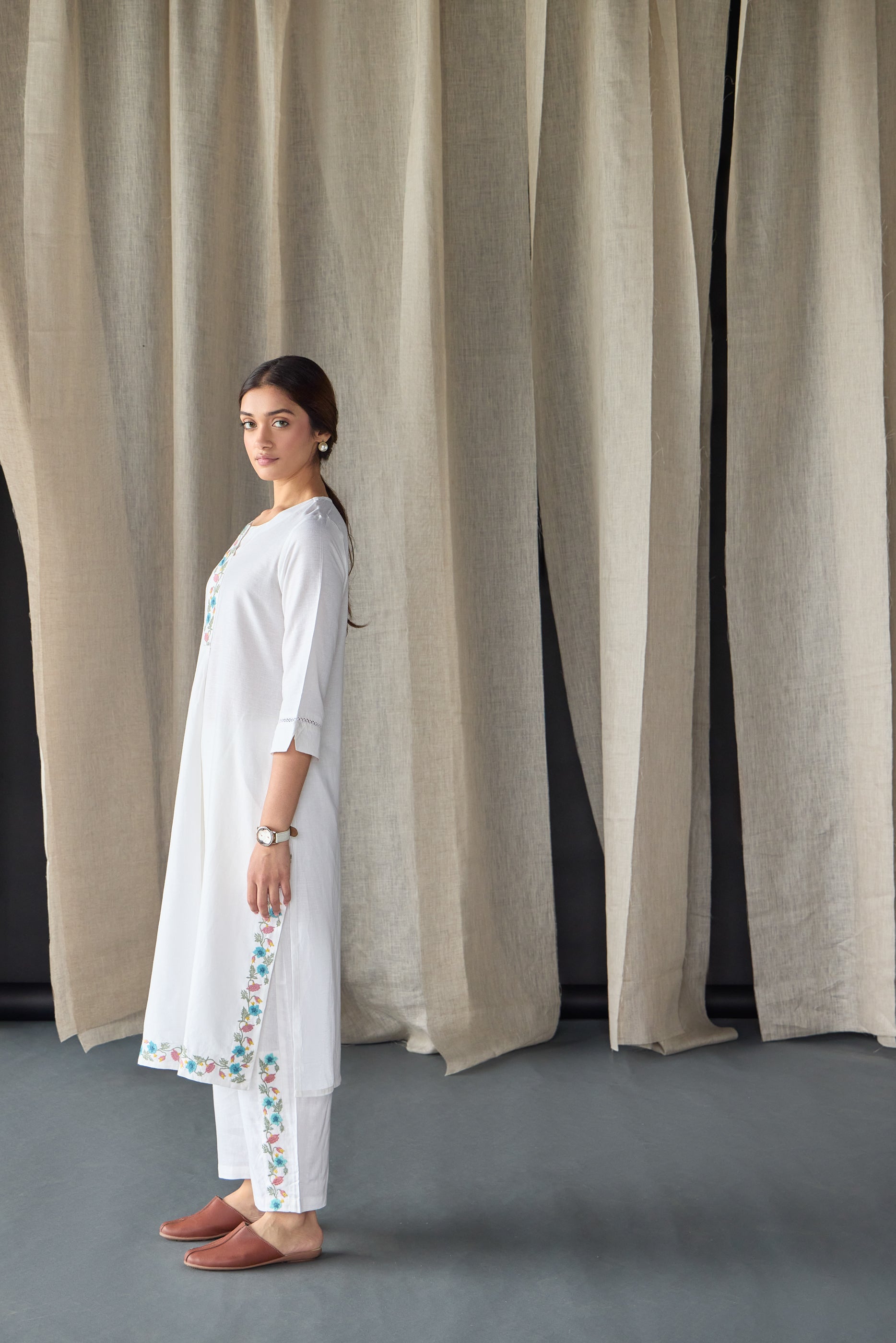 White Floral Embroidered Kurta Set - Mokshaa