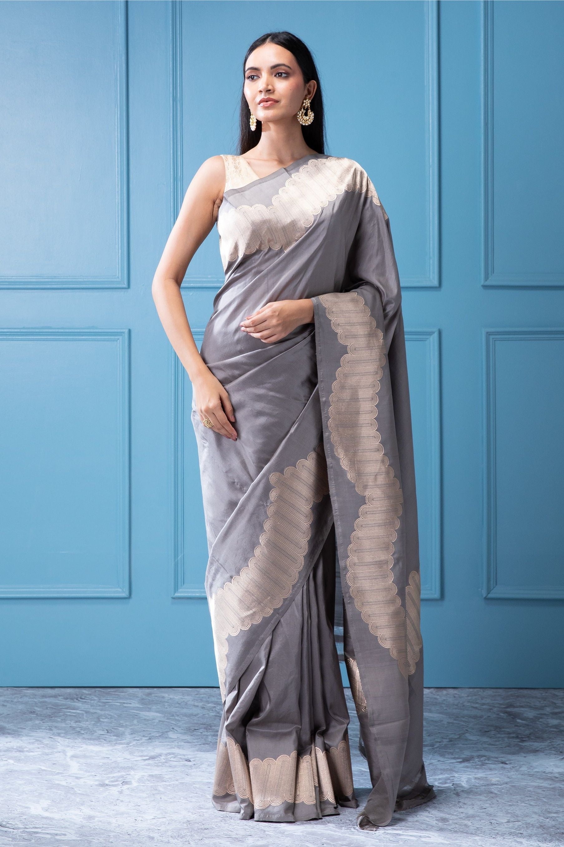 Hunar Grey Banarasi Silk Saree with Geometrical Zari Weaving Border - Mokshaa