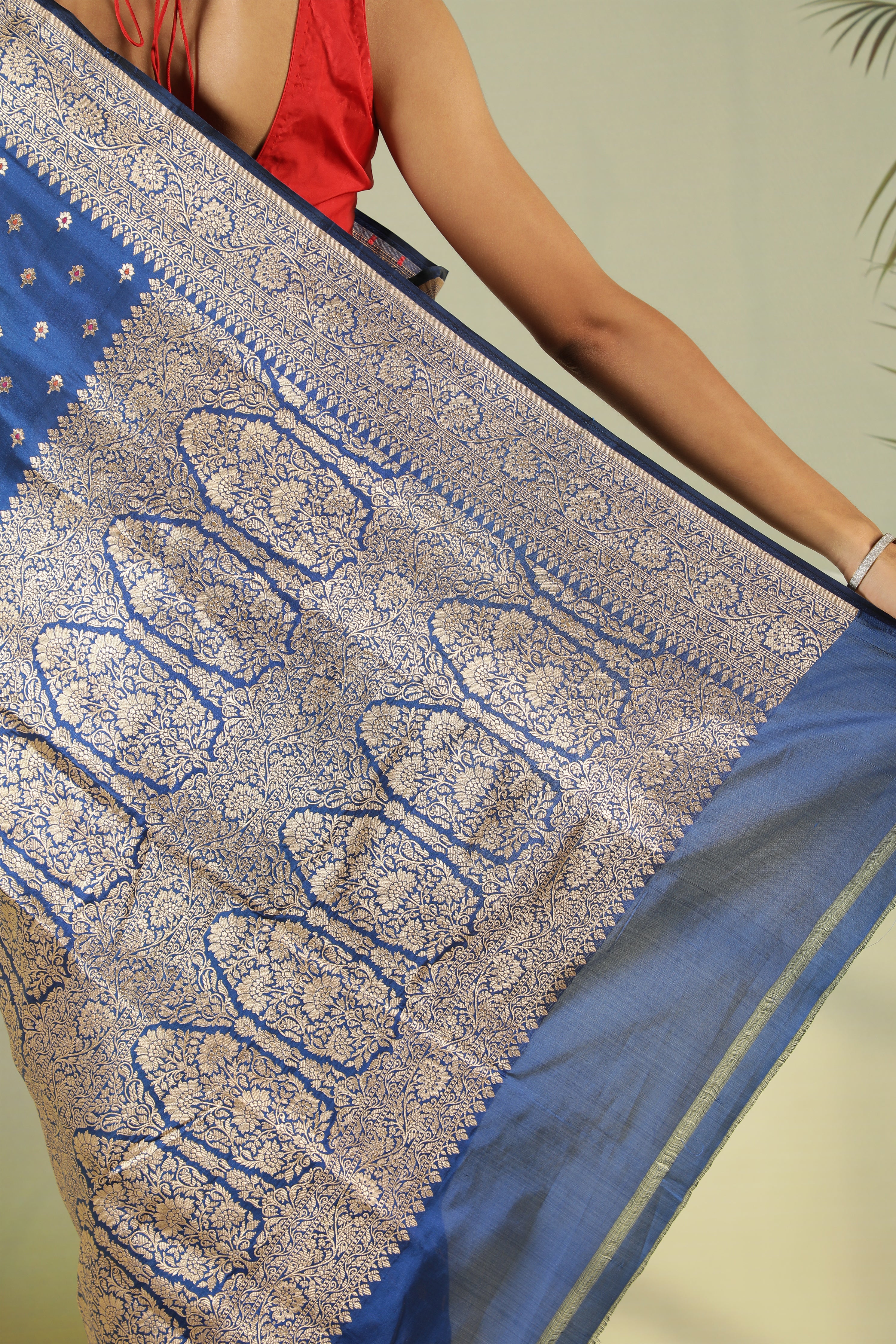 Royal Blue Banarasi Silk Saree with Butti Weaving & Zari Border