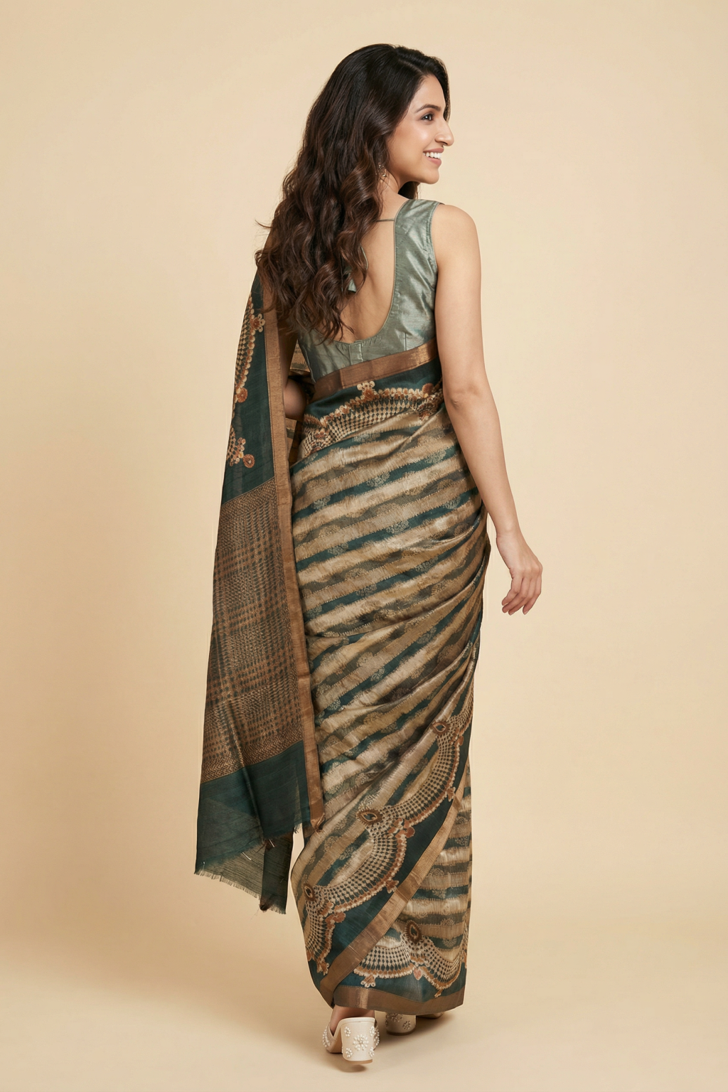 Green Tussar Silk Saree with All-Over Traditional Paisley Print