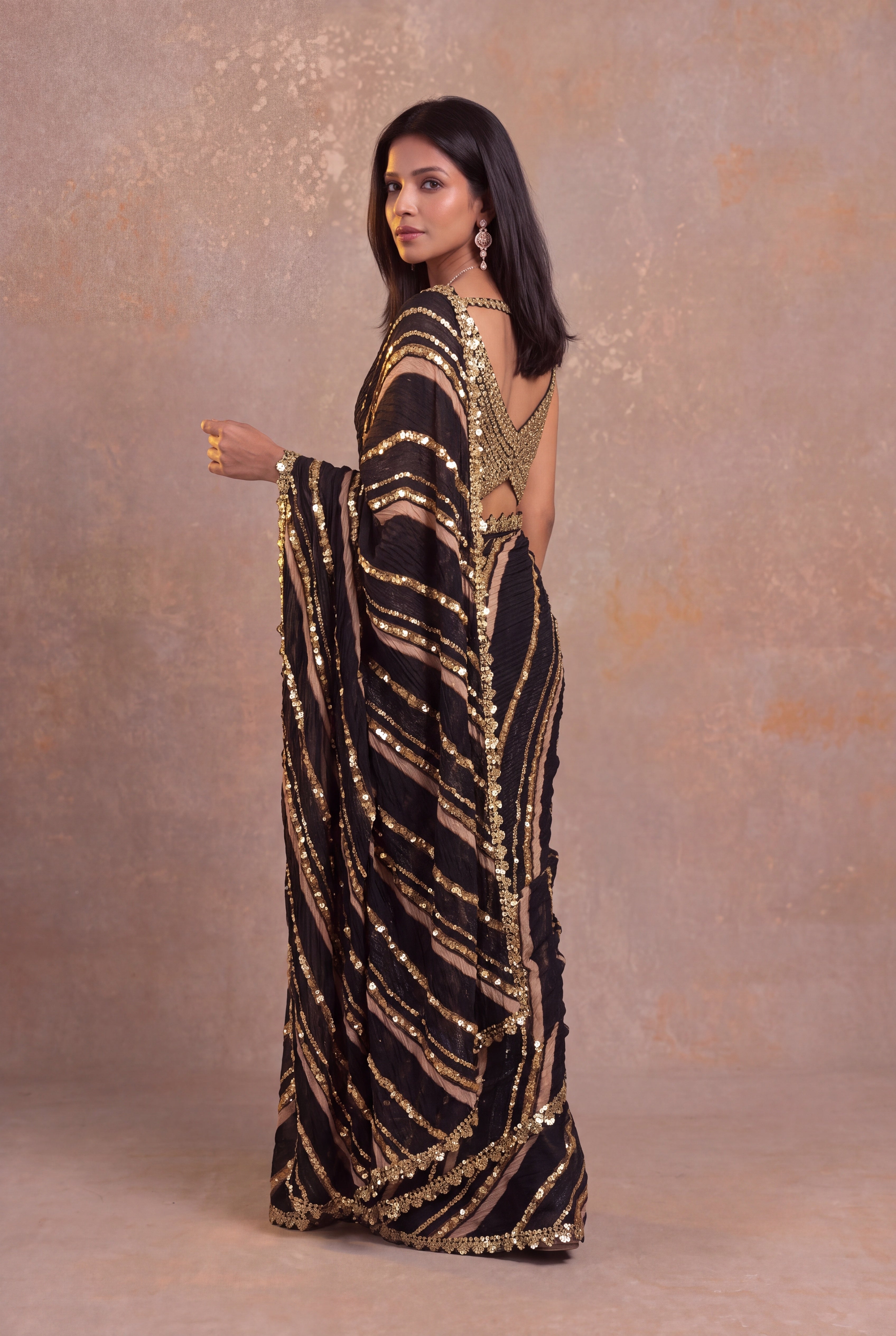 Black Crush Crepe Saree
