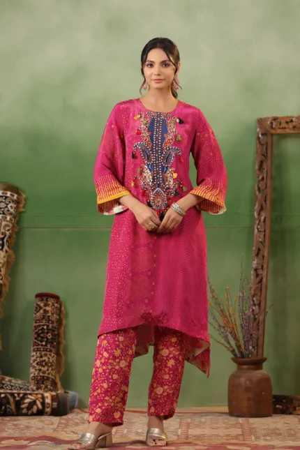 Pink Crepe Printed Kurti Set